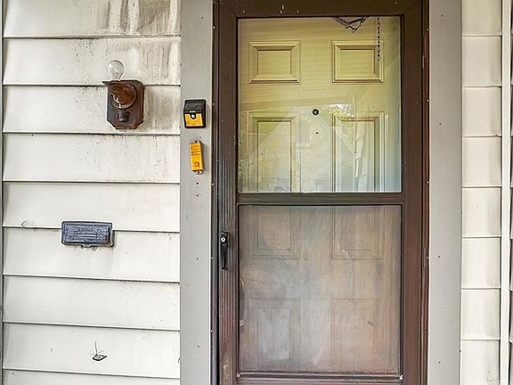 3rd image of 1607 NW Arlington Ave