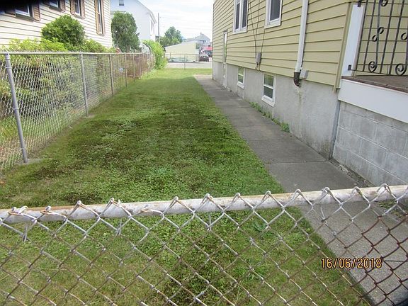 3rd image of 268 Eugenia St