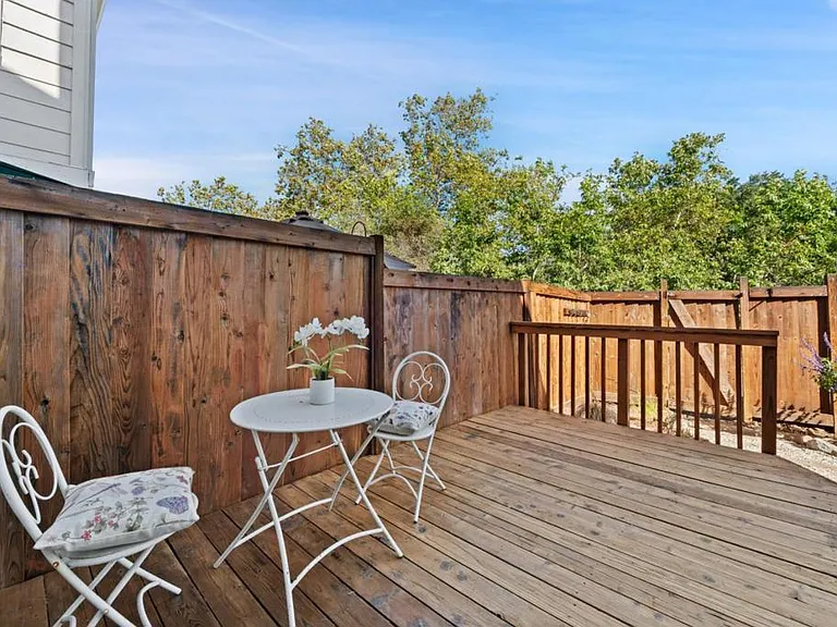 1545 Camden Village Cir — Photo 4