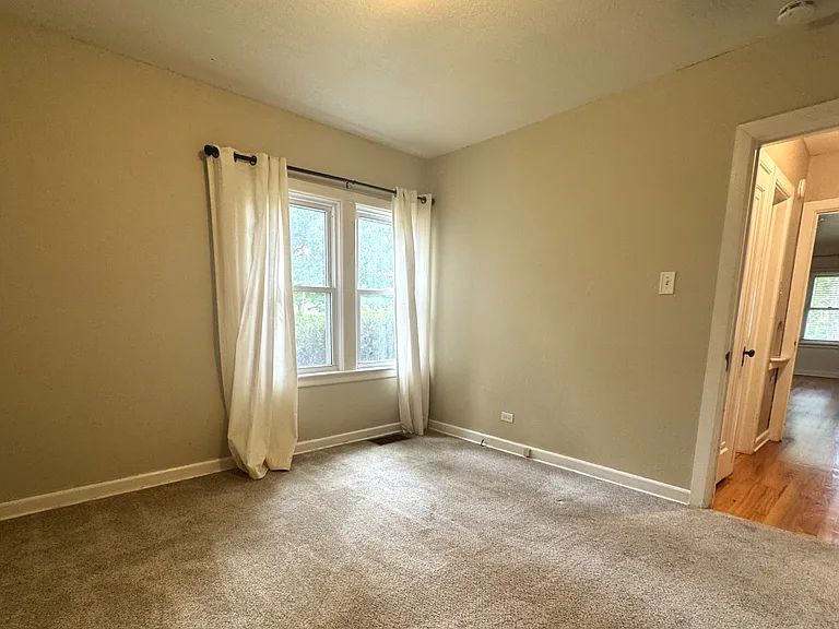 700 Dexter St — Photo 6