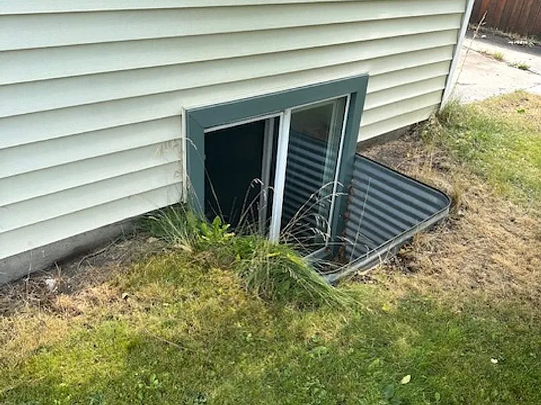 840 Rollins St — Photo 3