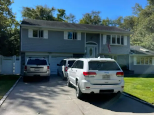 40 Denise Drive, North Babylon, NY 11703