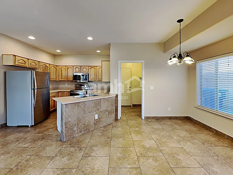 12566 W Cheery Lynn Rd — Photo 5
