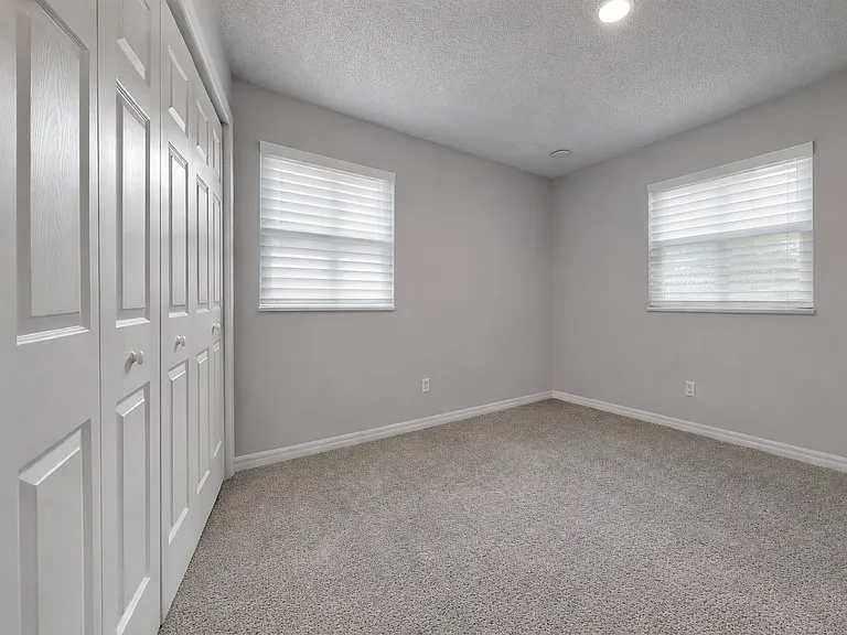 372 Jefferson Dr — Photo 8