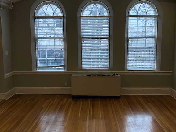 3rd image of 18 Tracy St APT 2