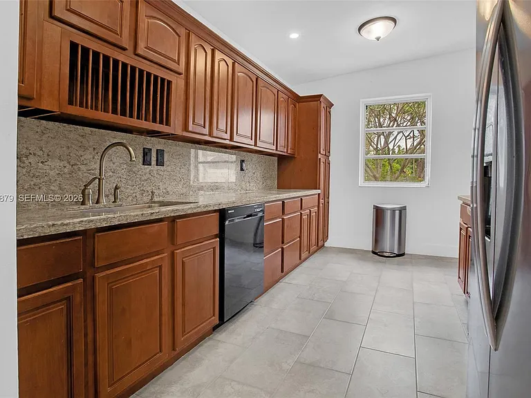 6339 SW 32nd St — Photo 11