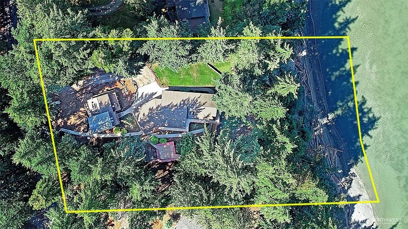 3rd image of 248 Goodrich Road