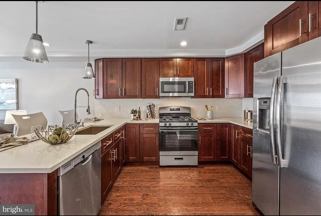 2 bed, 1475 sqft, $2,700 — Photo 2