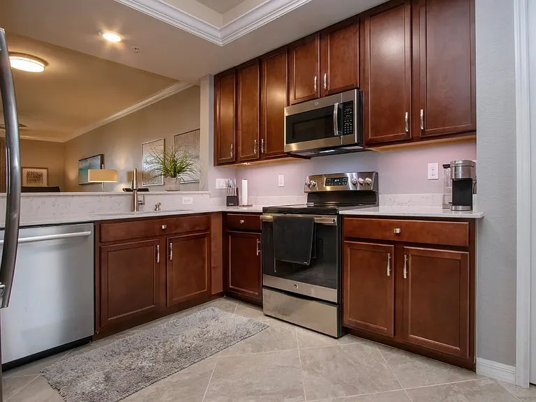 5548 Palmer Cir #102 — Photo 39