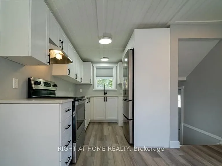 48 Ridley St E — Photo 8
