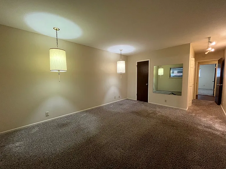 3526 E 48th Pl — Photo 16