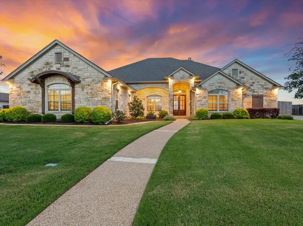 430 Stone Manor Dr, Mc Gregor, TX 76657
