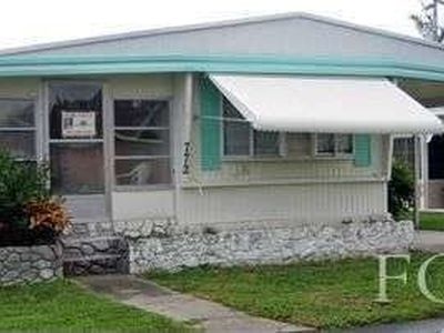 772 Roses Ln, North Fort Myers, FL, 33917