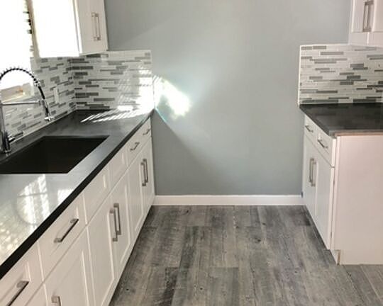 3rd image of 815 S Sherbourne Dr #3