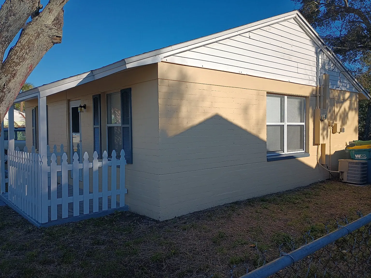 787 Orange St — Photo 4