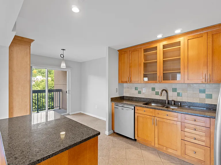 518 Ellery Ct #518 — Photo 3