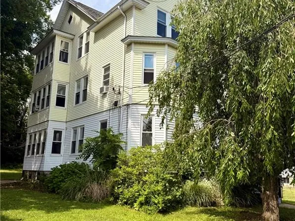 34 Pelletier Ave, Woonsocket, RI 02895