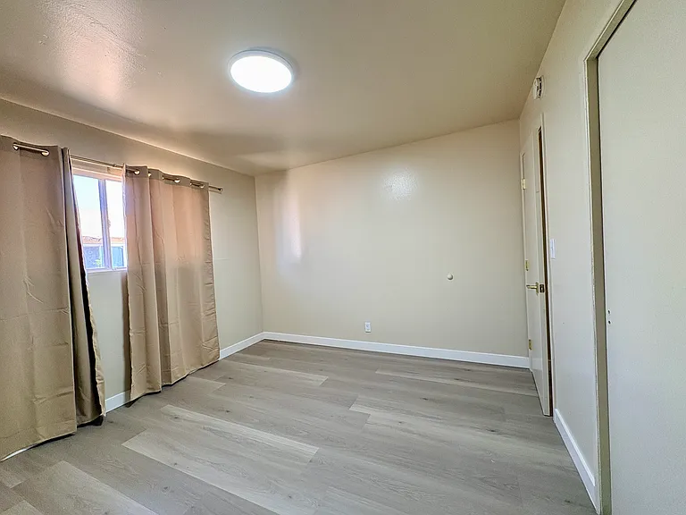 4572 Canoga St #B — Photo 9
