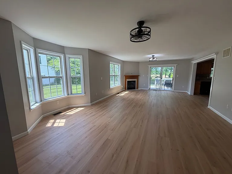 4157 Walter Rd — Photo 2