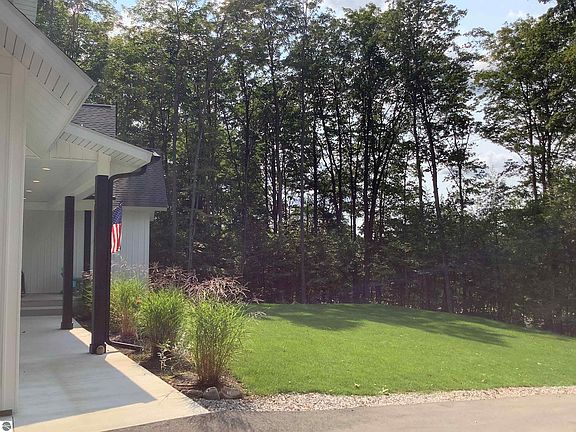 3rd image of 13033 S Martin Ln