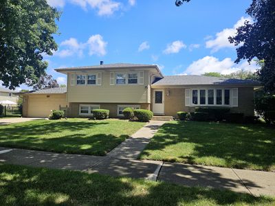 962 Twilight Ln, Wheeling, IL, 60090