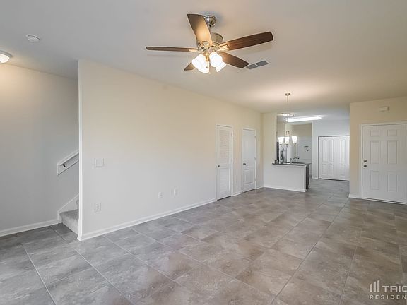 2nd image of 45 Englewood Trce