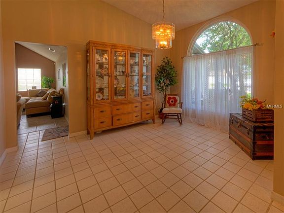 3rd image of 1045 Shinnecock Hills Dr