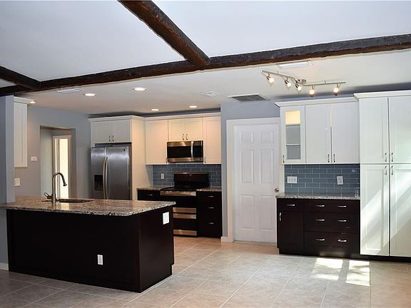 4th image of 2040 Sandpiper Dr