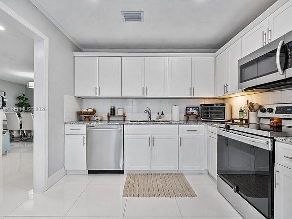 5th image of 14265 SW 97th Ter