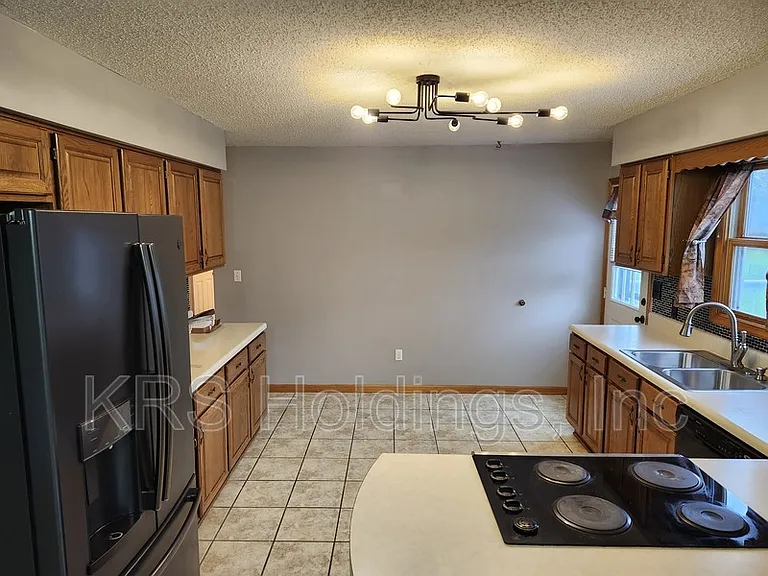82 Summerfield Dr — Photo 6