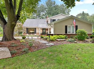 544 Arrowhead Ave SE, Grand Rapids, MI 49546