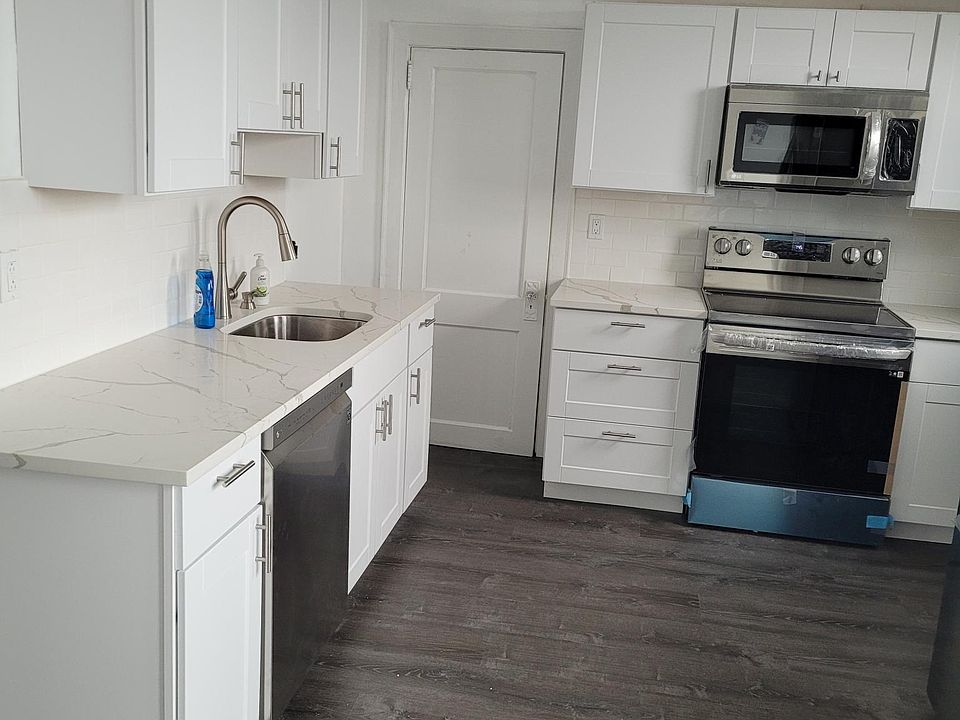 2nd image of 34 2nd Floor Benedict Ave