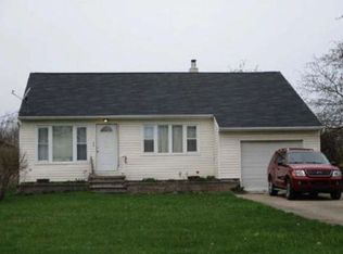 350 Helen Ave, Vermilion, OH 44089