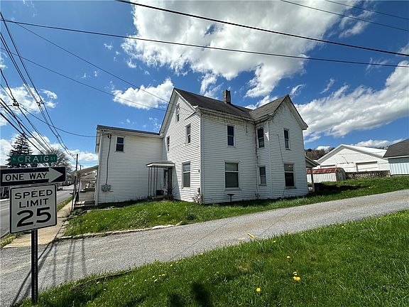3rd image of 517 E Main St