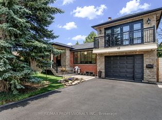 40 Cowley Ave, Toronto, ON M9B 2E3