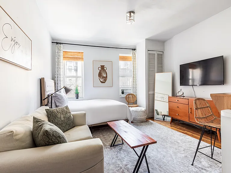 765 Washington St #2W — Photo 1