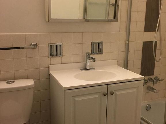 5th image of 4939 S Dorchester Ave APT 4G