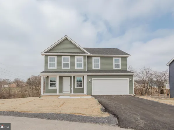 77 Duluth Dr, Martinsburg, WV 25404