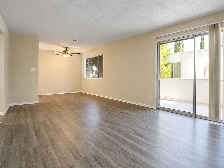 18100 Roscoe Blvd Northridge, CA 91325 — Photo 44