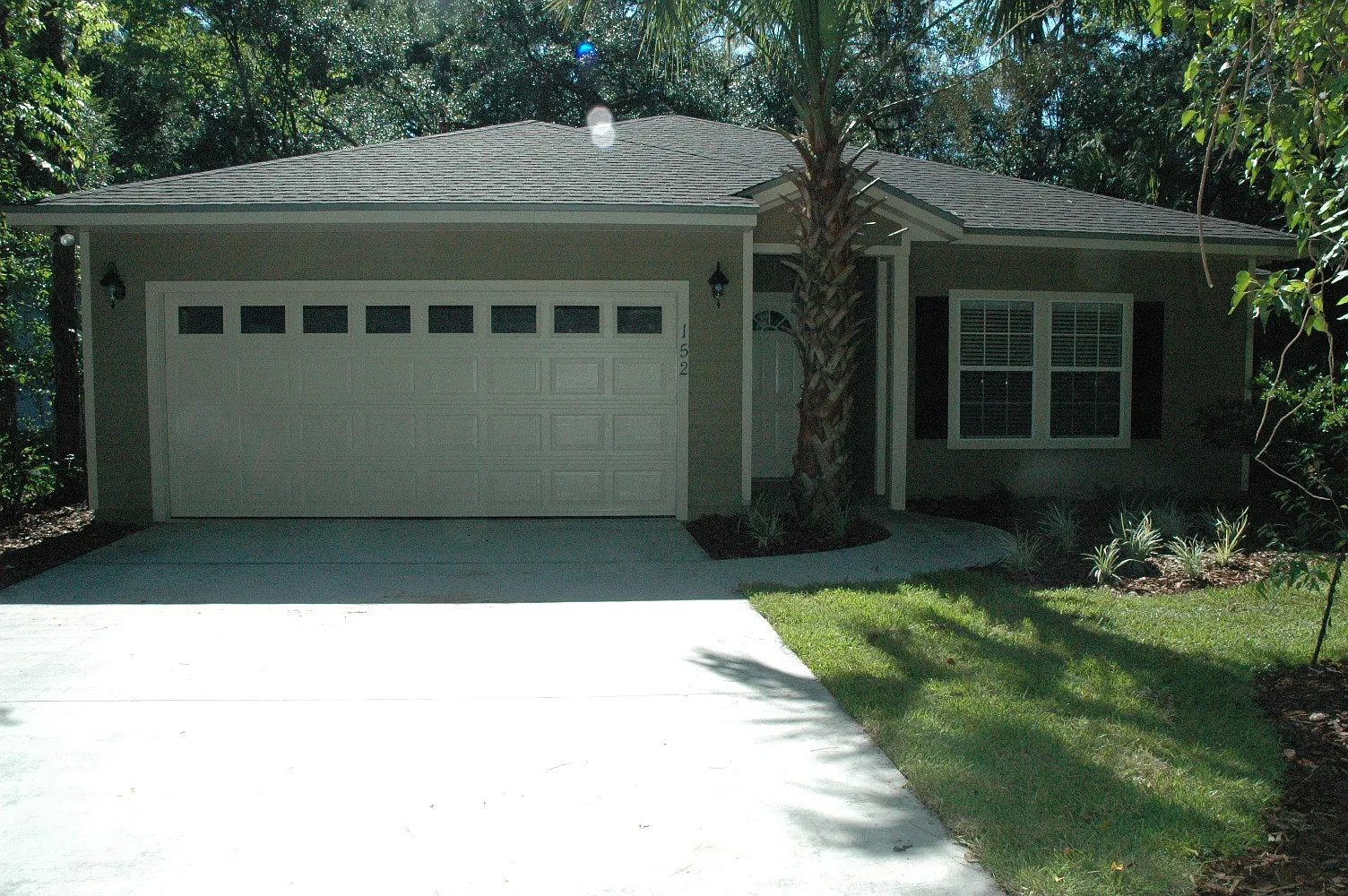 Spacious 3-Bed, 2-Bath House - Walk, Ride, or Bike to UF! — Photo 1