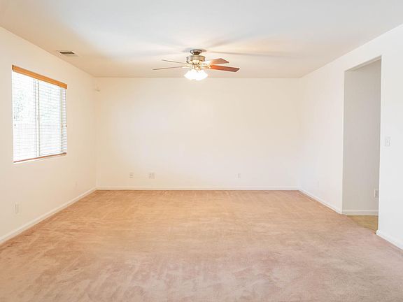 3rd image of 809 S Cypress Ave