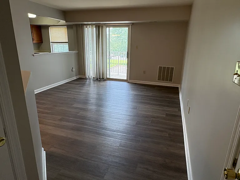 3850 Shadywood Dr #2D — Photo 2