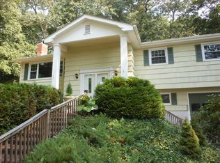 38 Overlook Rd, Gales Ferry, CT 06335