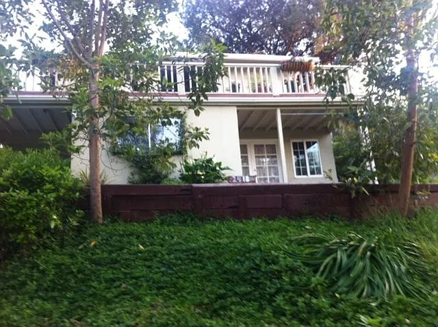 2418 Loma Vista Pl