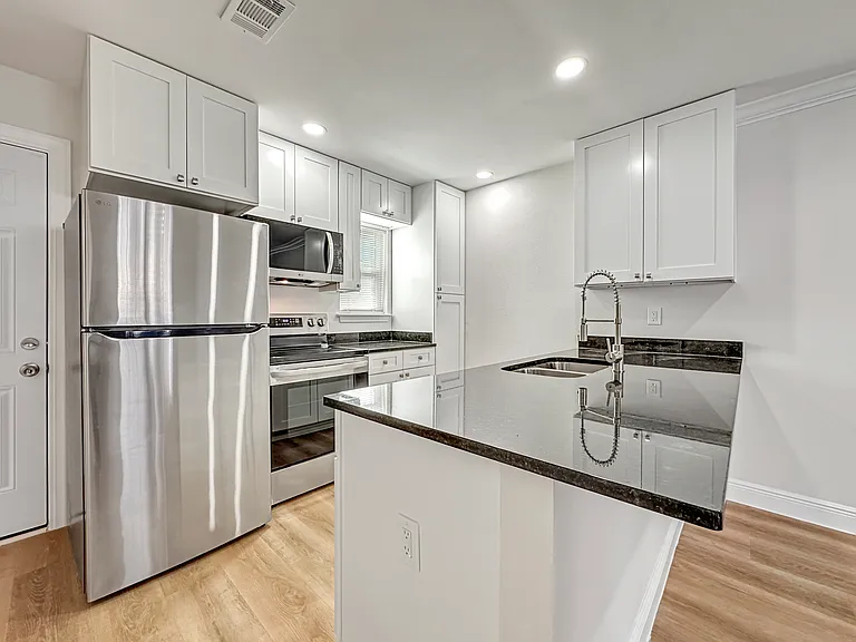 Robertsdale Village Apartments — Photo 25