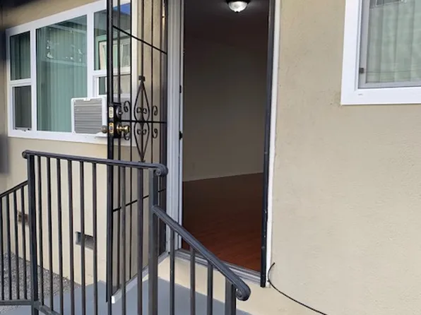 128 W Cypress St #A, Glendale, CA 91204