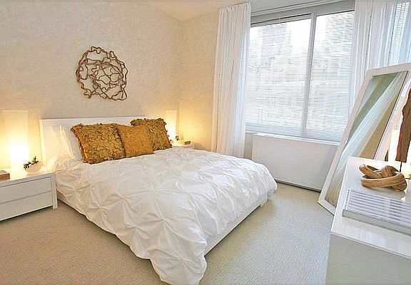 4th image of 320 W 38th St APT 1902