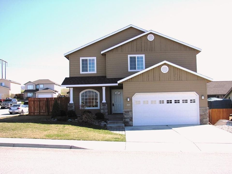 1st image of 305 S Mary Ln