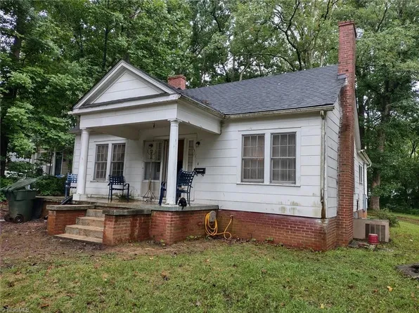 1311 Sunset Dr, Asheboro, NC 27205