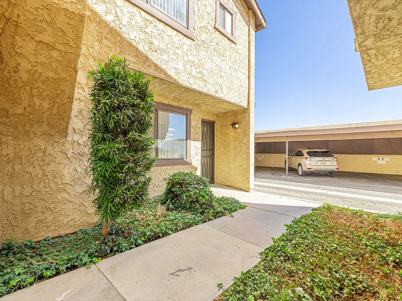 2 bed, 1215 sqft, $2,200 — Photo 3